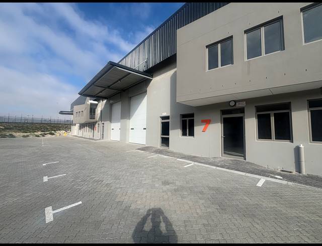 710M² WAREHOUSE TO LET IN BELLVILLE SOUTH